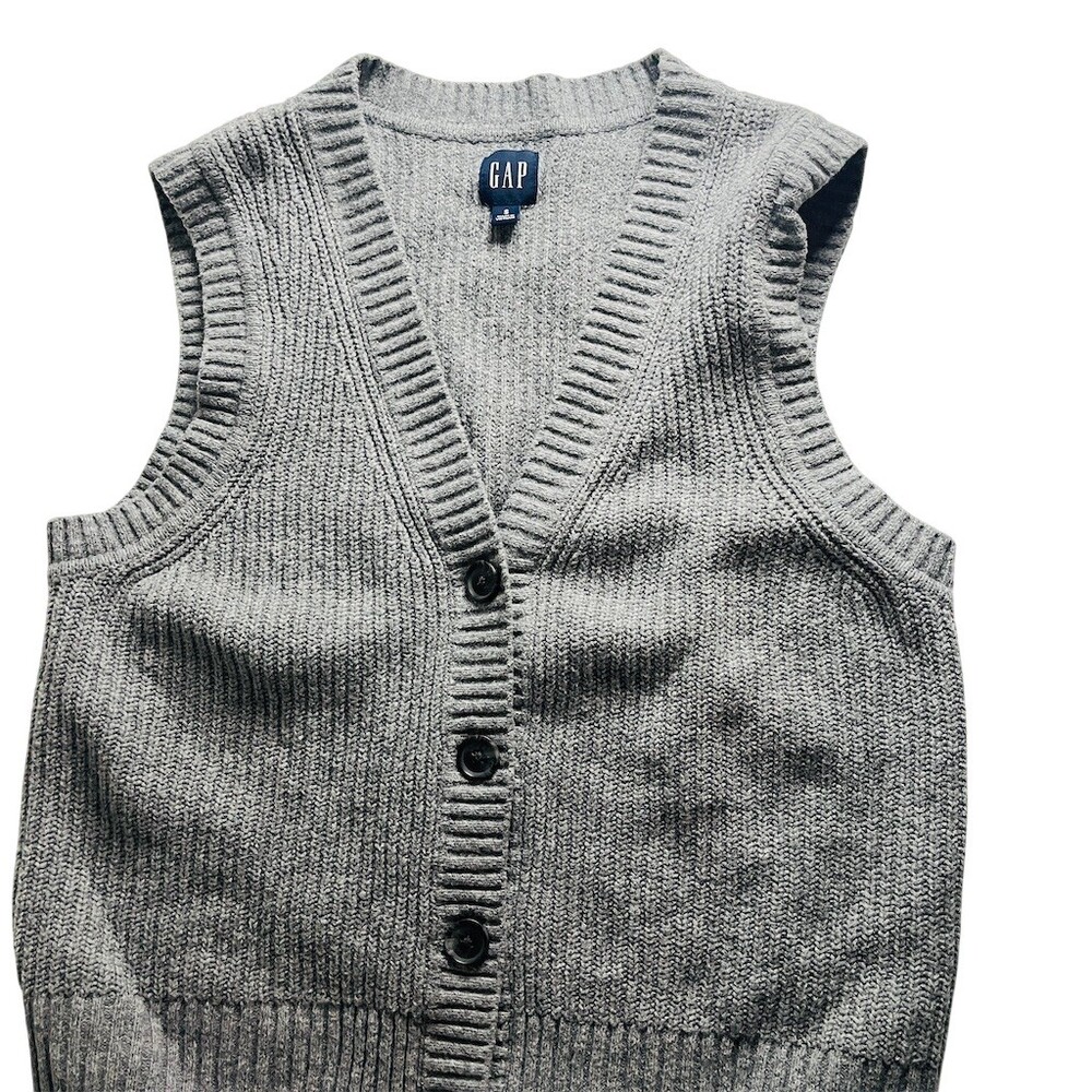GAP Sweater Vest Womens Size M Gray Chunky Knit Button Front V-Neck Preppy